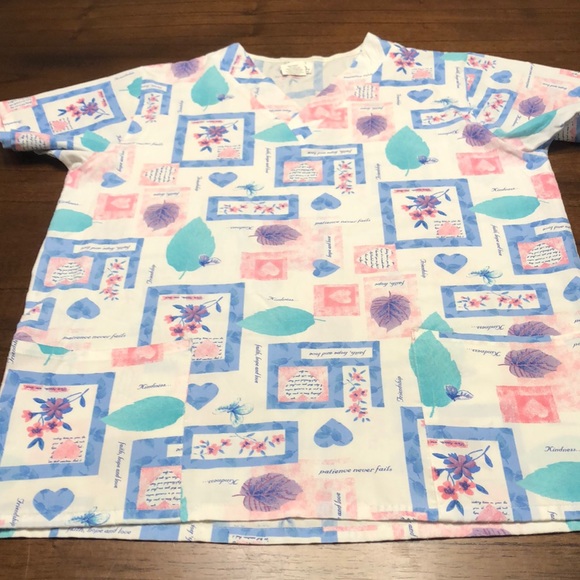 White Swan Scrub Top Small - Picture 9 of 13
